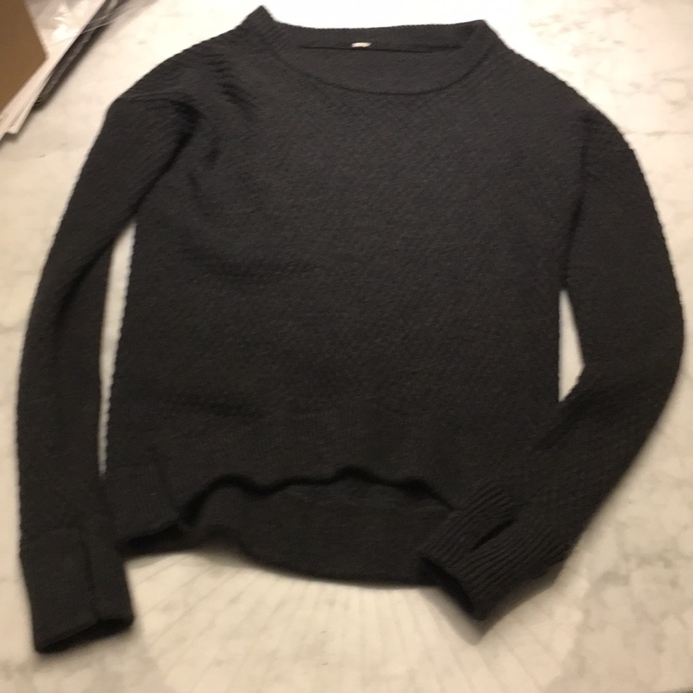 Lululemon sz 4 warm crop sweater dark gray EUC